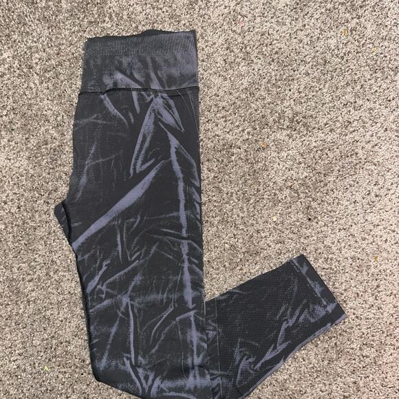 Lululemon Ebb to street high-rise tight Size 8 - Picture 2 of 6
